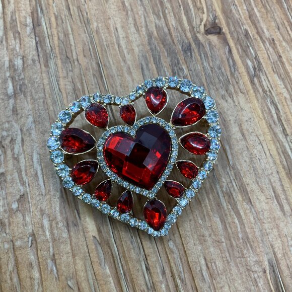 Napier Vintage Red Faceted Stones Crystals Gold Tone Heart Brooch Pin - Picture 1 of 8